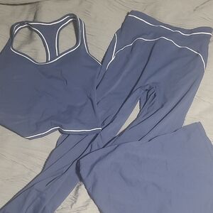 Stylish Blue Sports Bra and Leggings Set